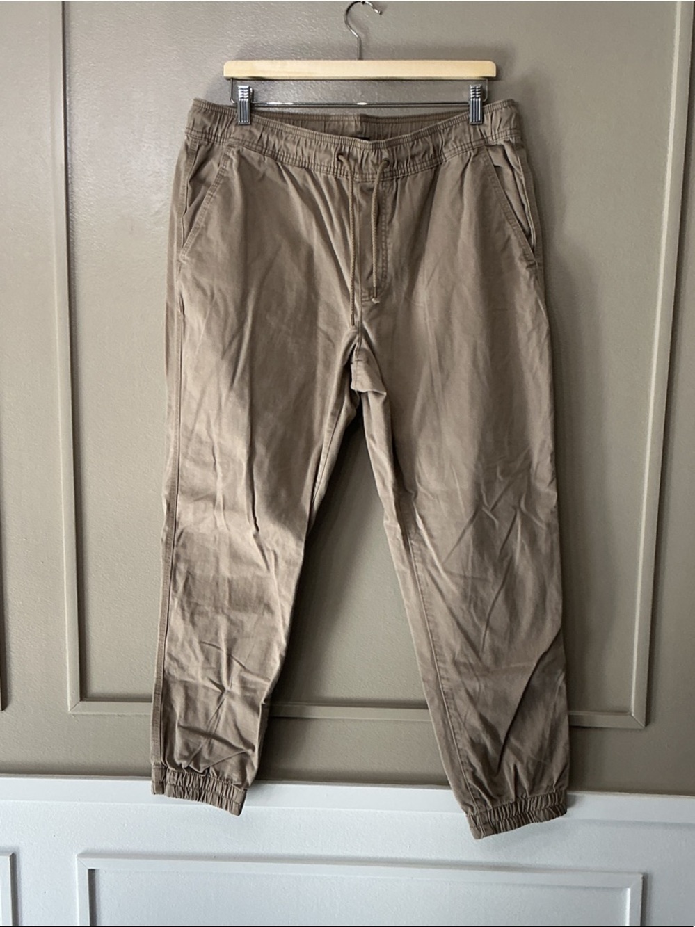 American Rag Men's Khaki Brown Elastic-Waist Joggers